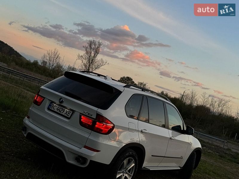 Позашляховик / Кросовер BMW X5 2012 в Чернівцях