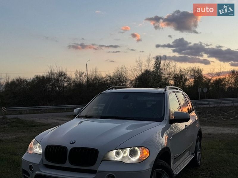 Позашляховик / Кросовер BMW X5 2012 в Чернівцях
