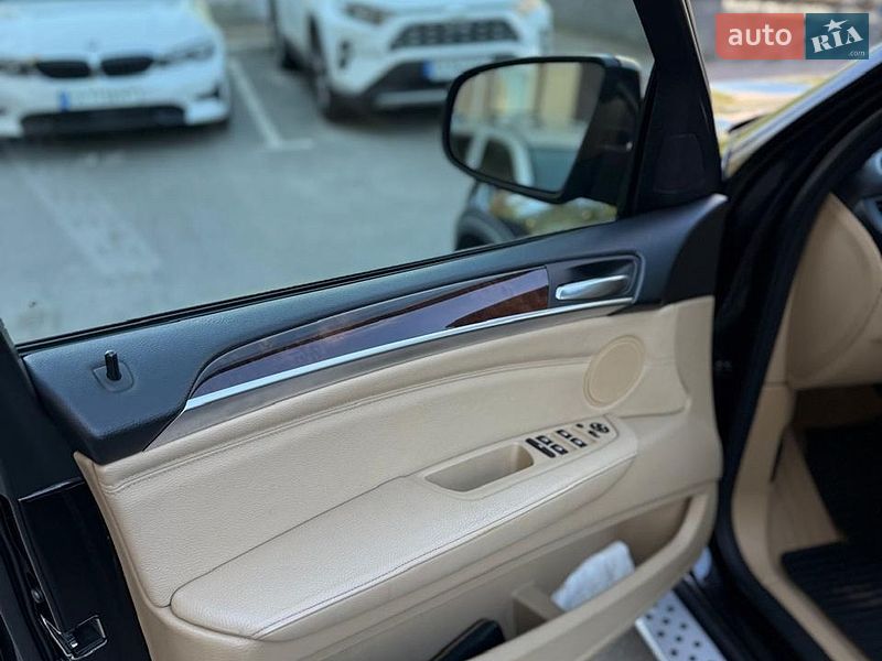 Внедорожник / Кроссовер BMW X5 2012 в Киеве