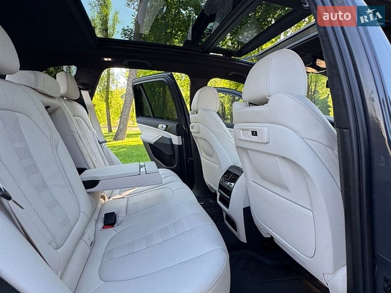 Внедорожник / Кроссовер BMW X5 2022 в Киеве