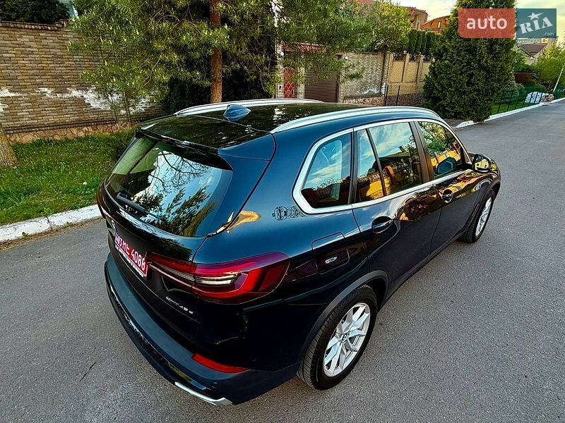 Внедорожник / Кроссовер BMW X5 2021 в Ровно