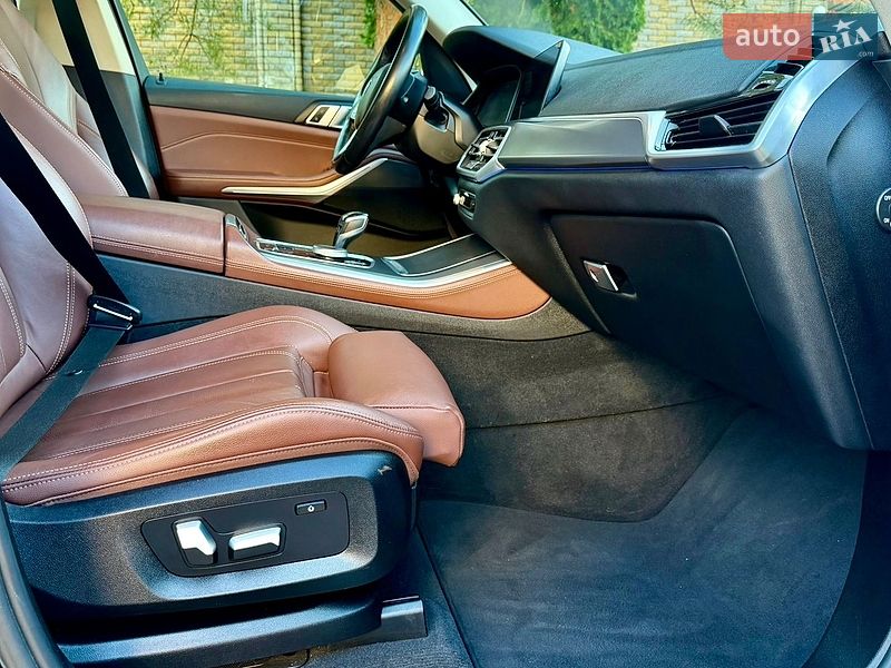Внедорожник / Кроссовер BMW X5 2021 в Ровно