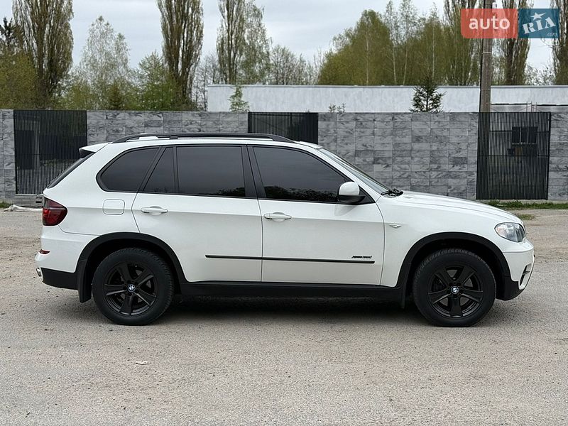 Внедорожник / Кроссовер BMW X5 2010 в Звягеле
