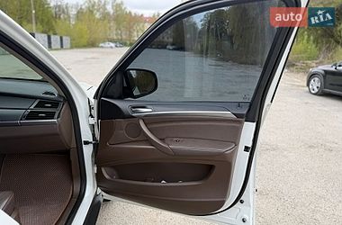 Внедорожник / Кроссовер BMW X5 2010 в Звягеле