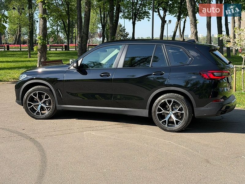 Внедорожник / Кроссовер BMW X5 2021 в Киеве