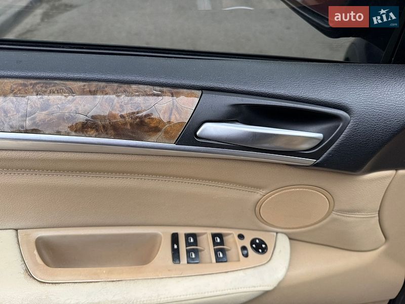 Внедорожник / Кроссовер BMW X5 2010 в Тересве