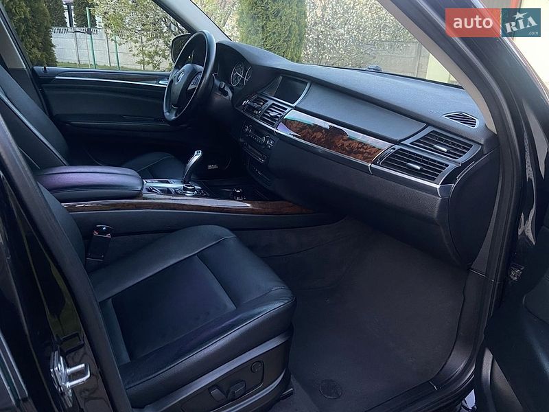 Внедорожник / Кроссовер BMW X5 2012 в Житомире