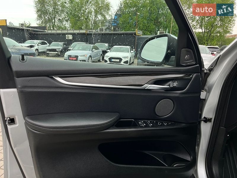 Внедорожник / Кроссовер BMW X5 2016 в Львове