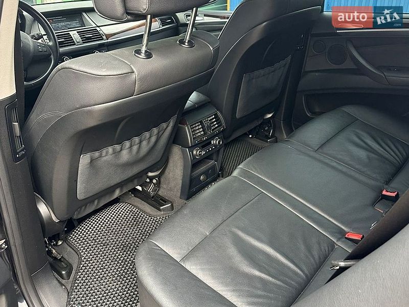 Позашляховик / Кросовер BMW X5 2010 в Львові