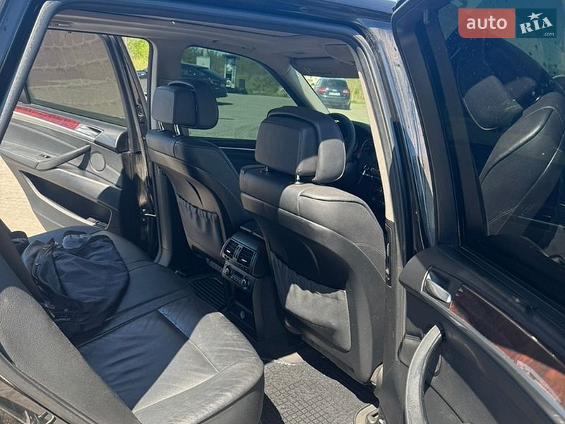 Внедорожник / Кроссовер BMW X5 2010 в Львове
