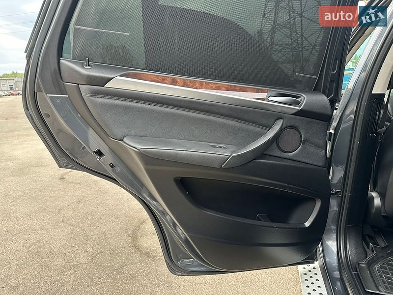 Внедорожник / Кроссовер BMW X5 2012 в Харькове