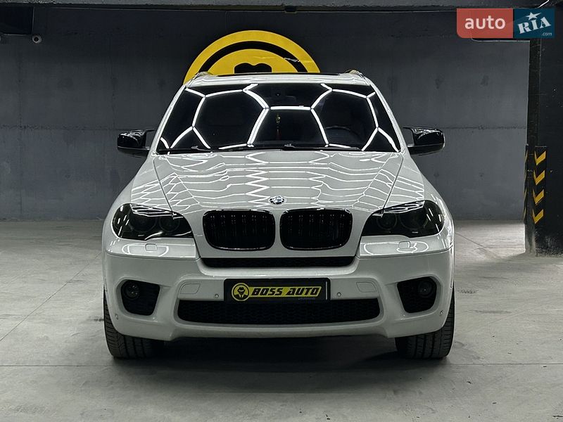 Внедорожник / Кроссовер BMW X5 2011 в Черновцах