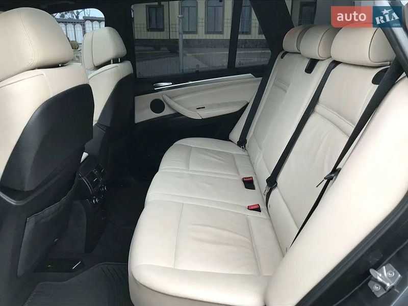 Внедорожник / Кроссовер BMW X5 2010 в Днепре