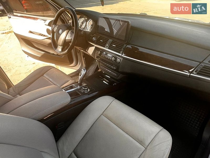 Позашляховик / Кросовер BMW X5 2010 в Рівному