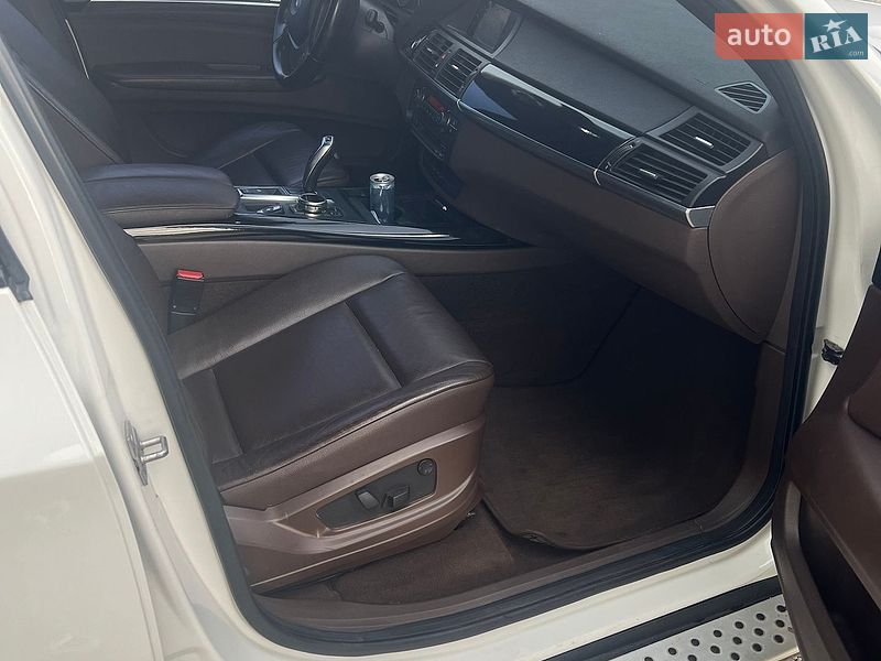 Позашляховик / Кросовер BMW X5 2012 в Києві