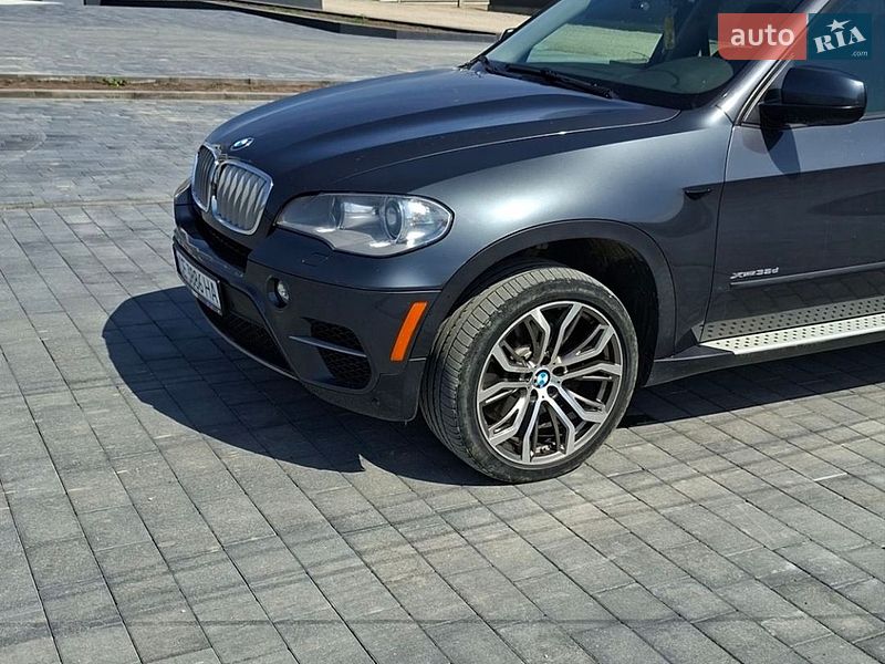 Внедорожник / Кроссовер BMW X5 2012 в Черновцах