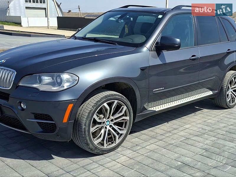 Внедорожник / Кроссовер BMW X5 2012 в Черновцах