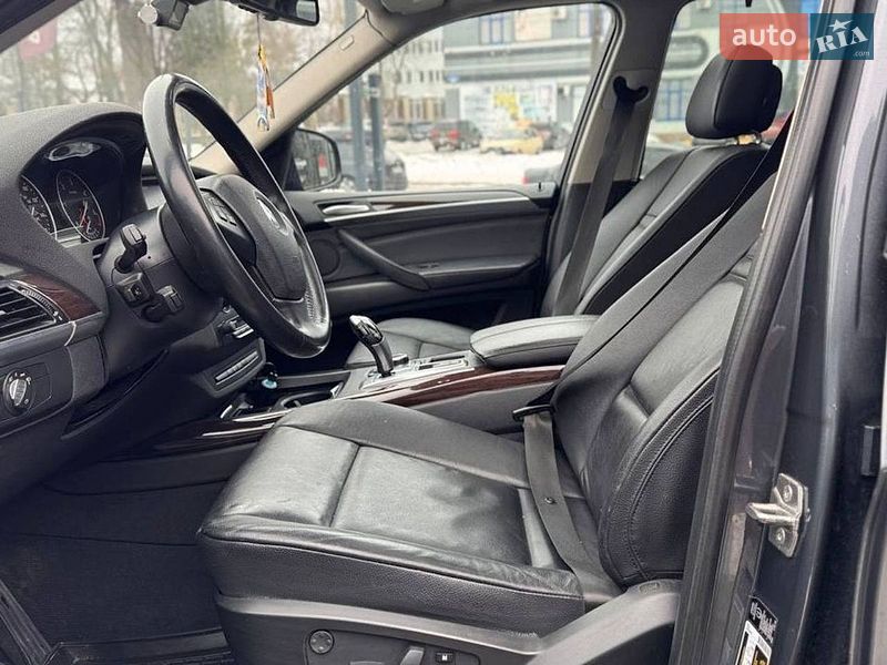 Внедорожник / Кроссовер BMW X5 2012 в Черновцах