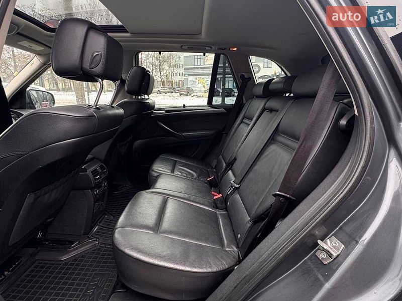 Внедорожник / Кроссовер BMW X5 2012 в Черновцах