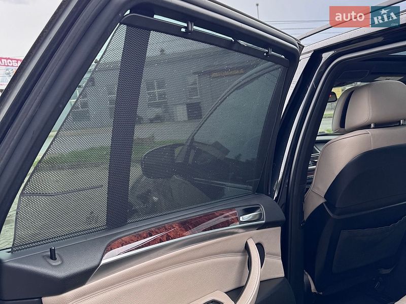 Позашляховик / Кросовер BMW X5 2012 в Чернівцях
