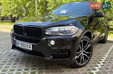 Внедорожник / Кроссовер BMW X5 2015 в Ровно