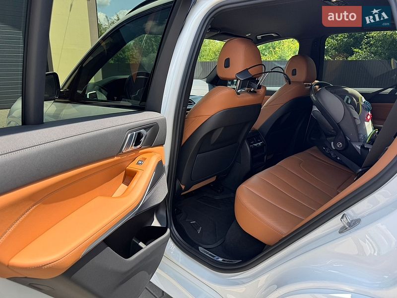 Позашляховик / Кросовер BMW X5 2022 в Мостиській