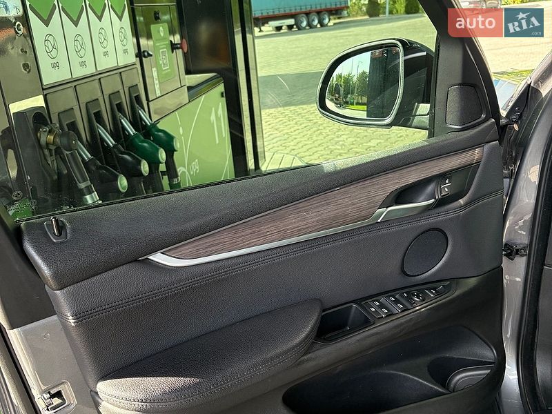 Внедорожник / Кроссовер BMW X5 2016 в Кременчуге