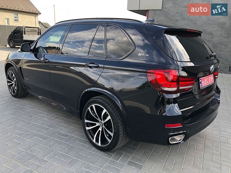 Внедорожник / Кроссовер BMW X5 2017 в Костополе