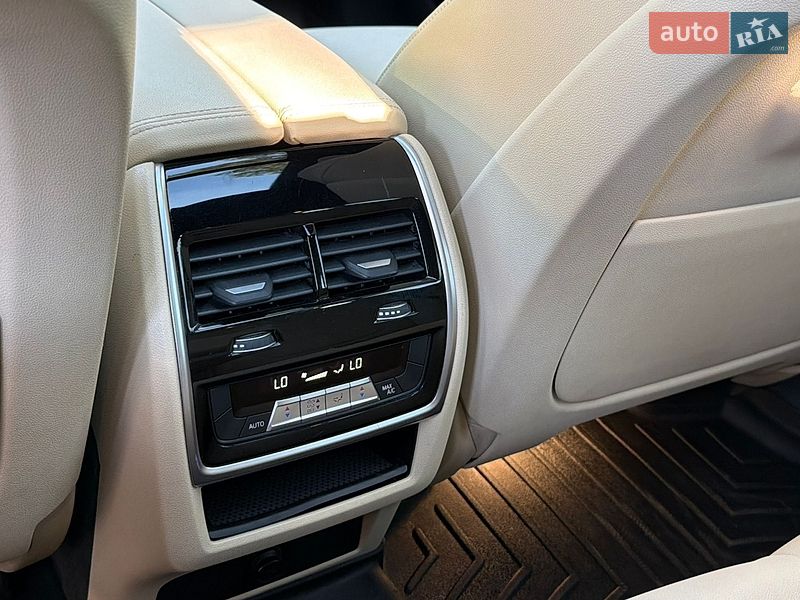 Внедорожник / Кроссовер BMW X5 2019 в Новояворовске