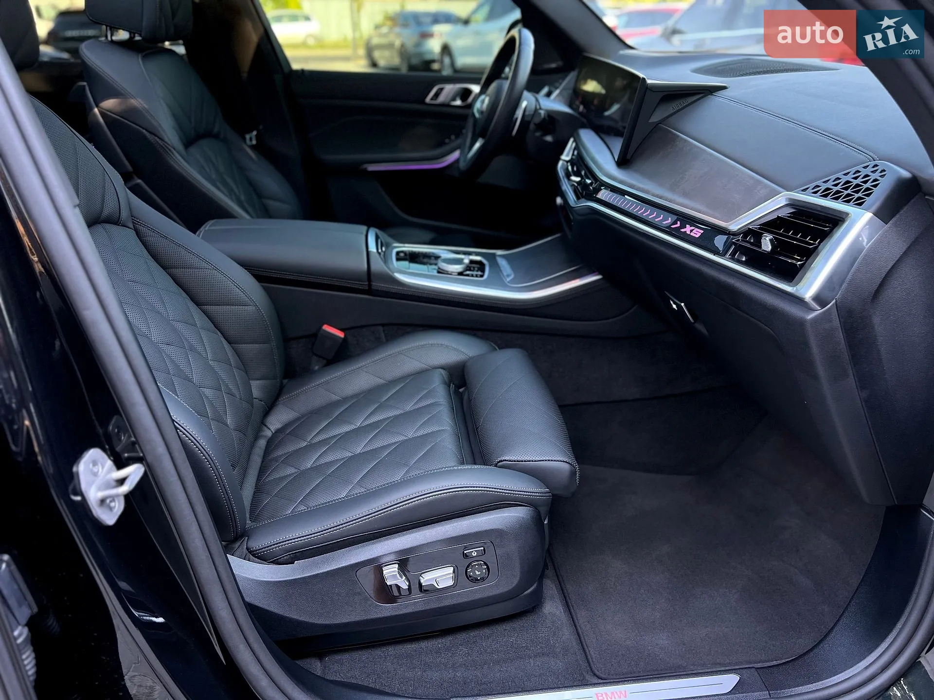 2025 BMW X5 - мініатюра 30