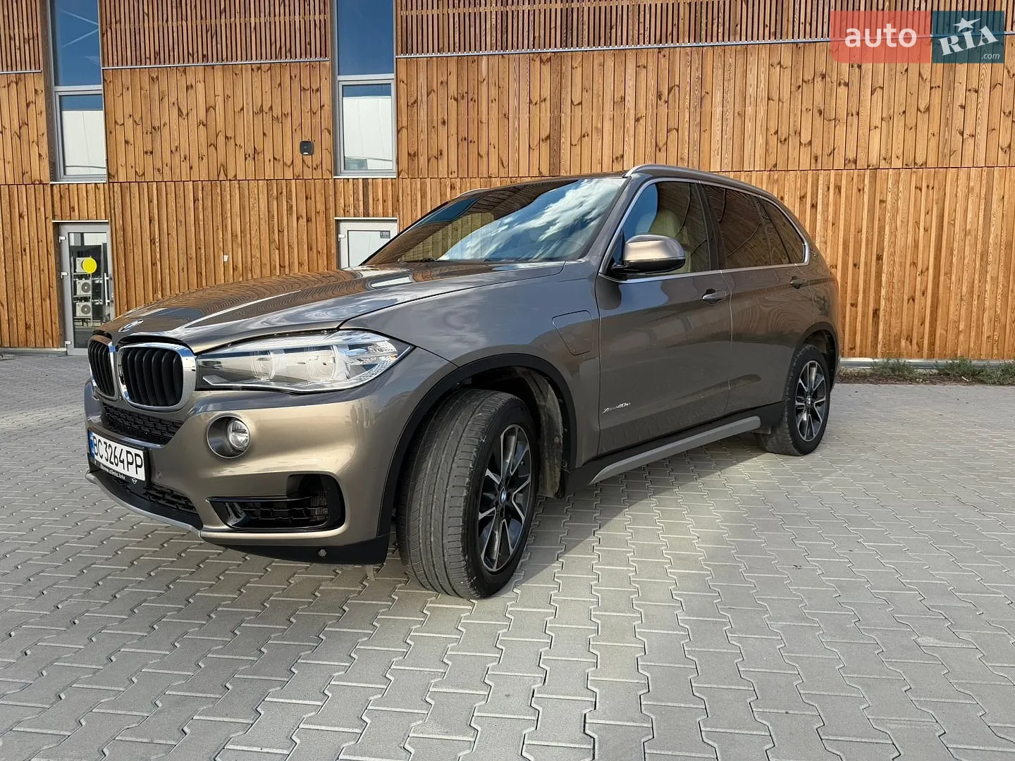 2016 BMW X5 - мініатюра 2