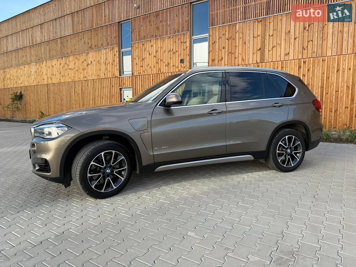 2016 BMW X5 - мініатюра 3