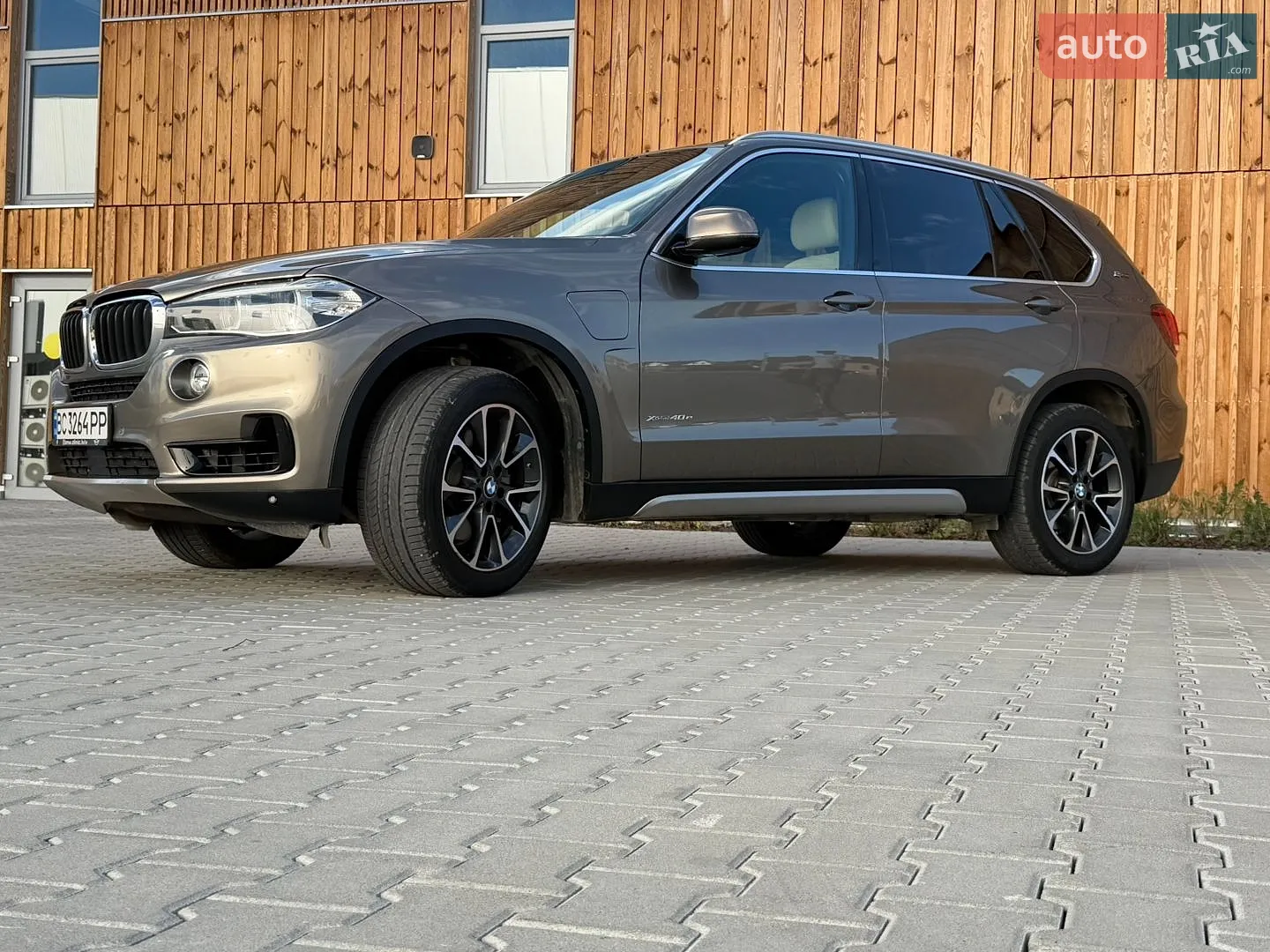 2016 BMW X5 - мініатюра 14