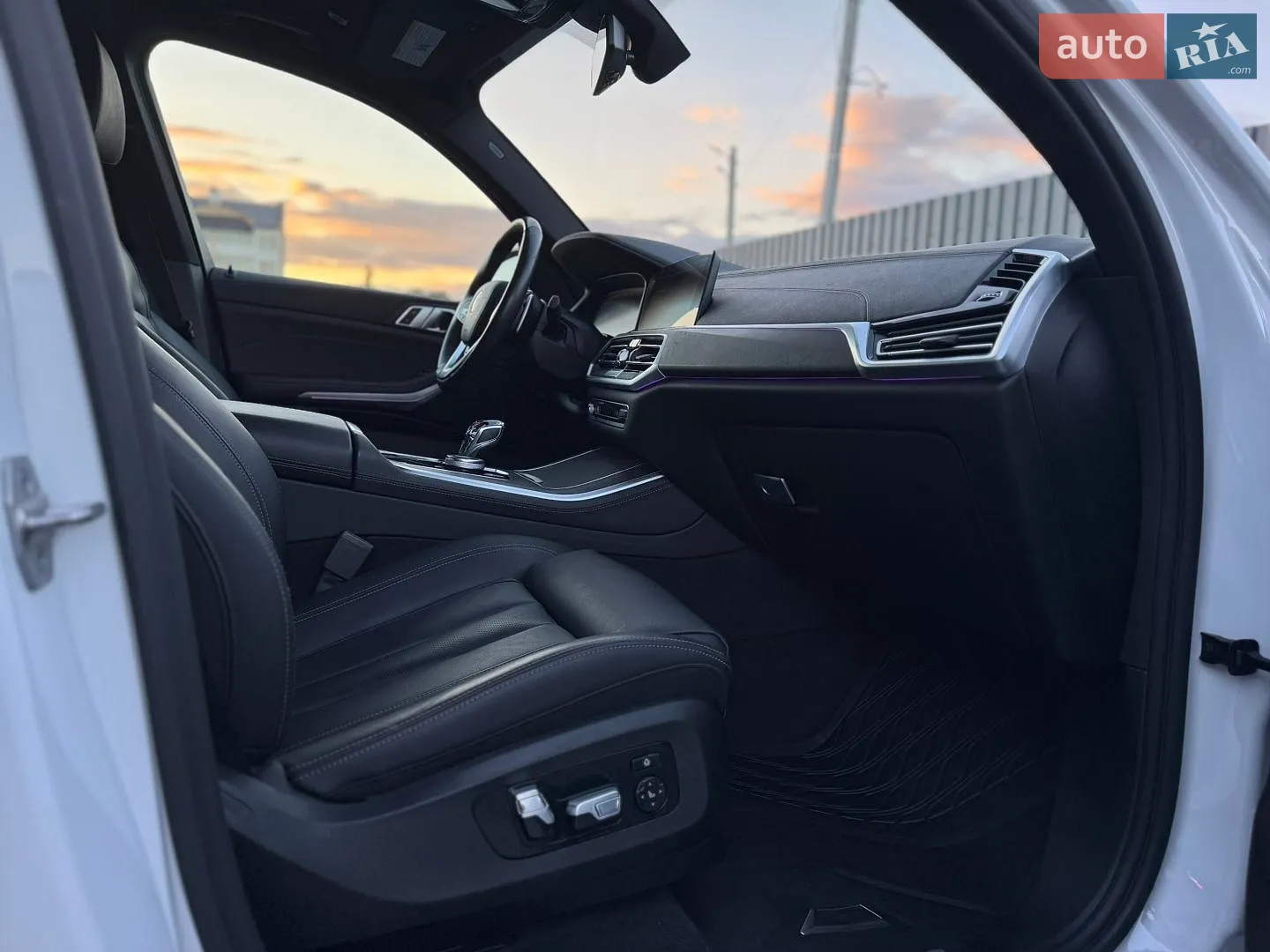 2021 BMW X5 - мініатюра 76