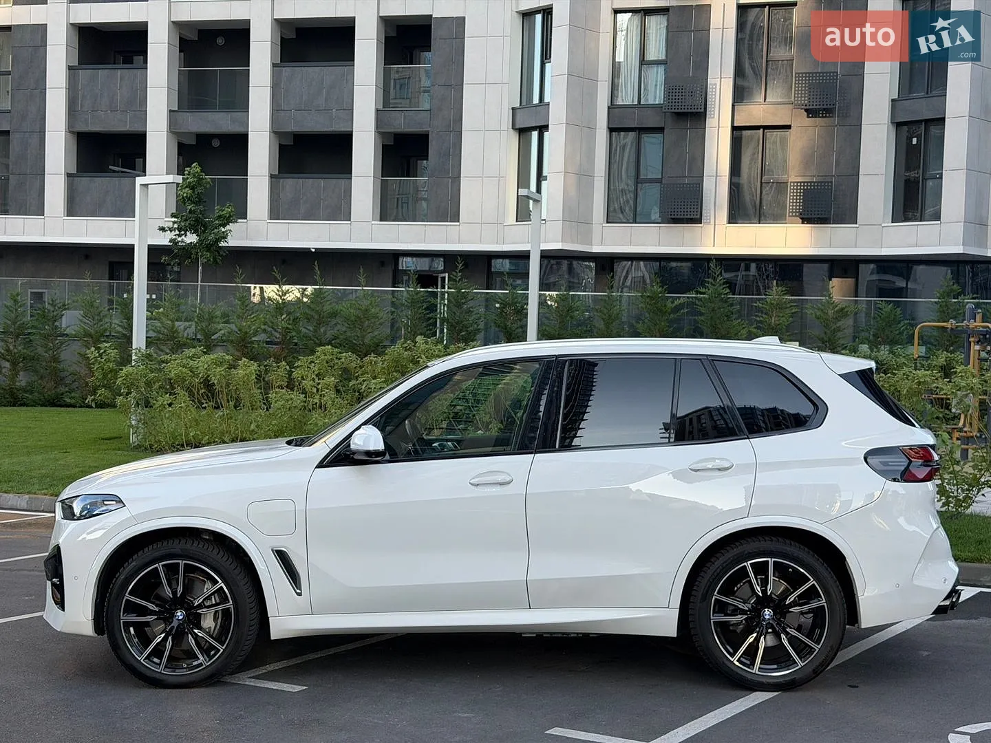 2021 BMW X5 - мініатюра 21