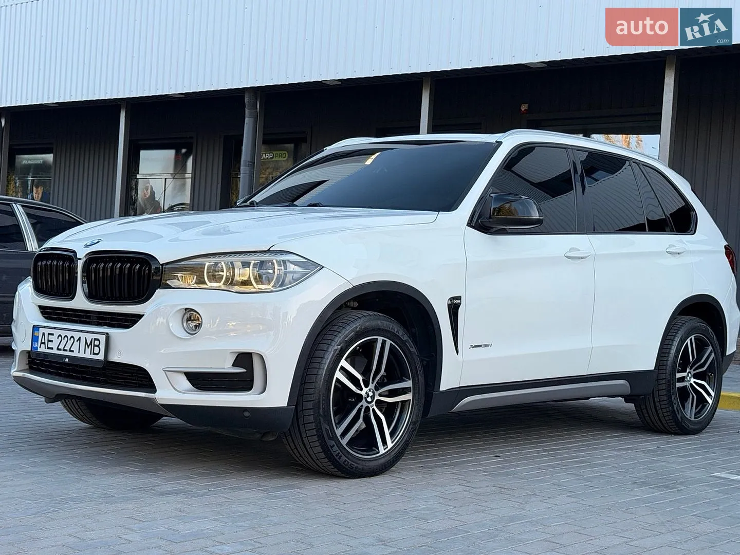 2017 BMW X5 - мініатюра 2