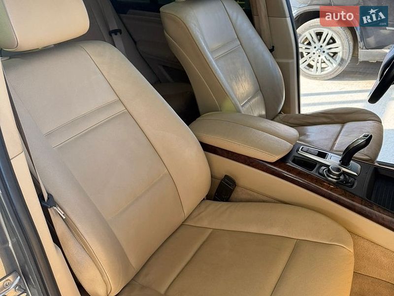 Внедорожник / Кроссовер BMW X5 2010 в Львове