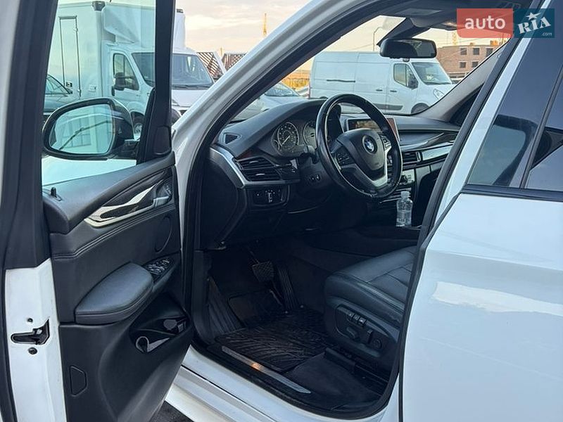 Внедорожник / Кроссовер BMW X5 2016 в Ровно