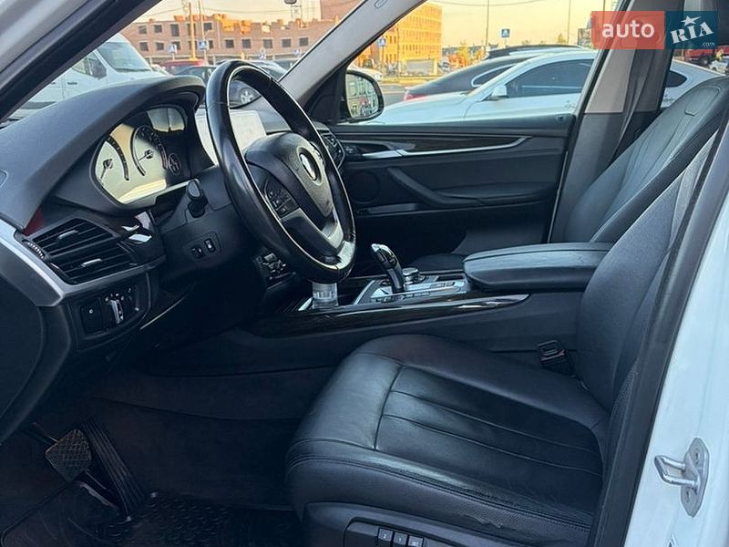 Внедорожник / Кроссовер BMW X5 2016 в Ровно