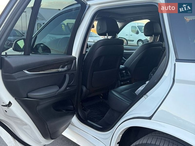 Внедорожник / Кроссовер BMW X5 2016 в Ровно