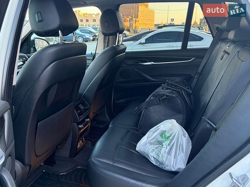 Внедорожник / Кроссовер BMW X5 2016 в Ровно