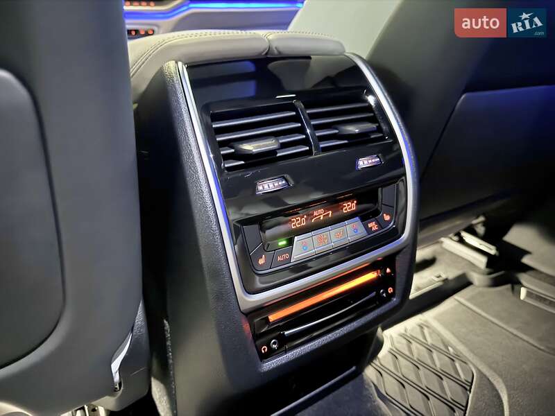 Позашляховик / Кросовер BMW X6 M 2022 в Дніпрі фото 29 Позашляховик / Кросовер BMW X6 M 2022 в Дніпрі