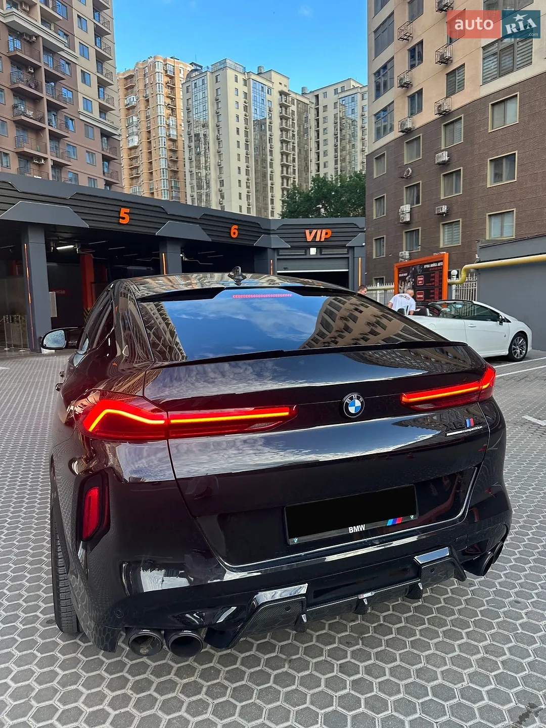2022 BMW X6 M - мініатюра 4