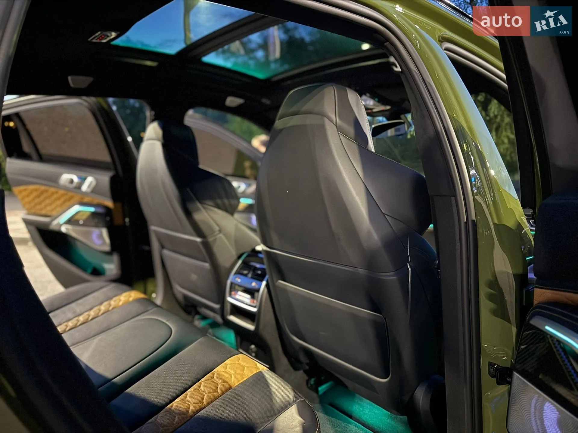 2021 BMW X6 M - мініатюра 29
