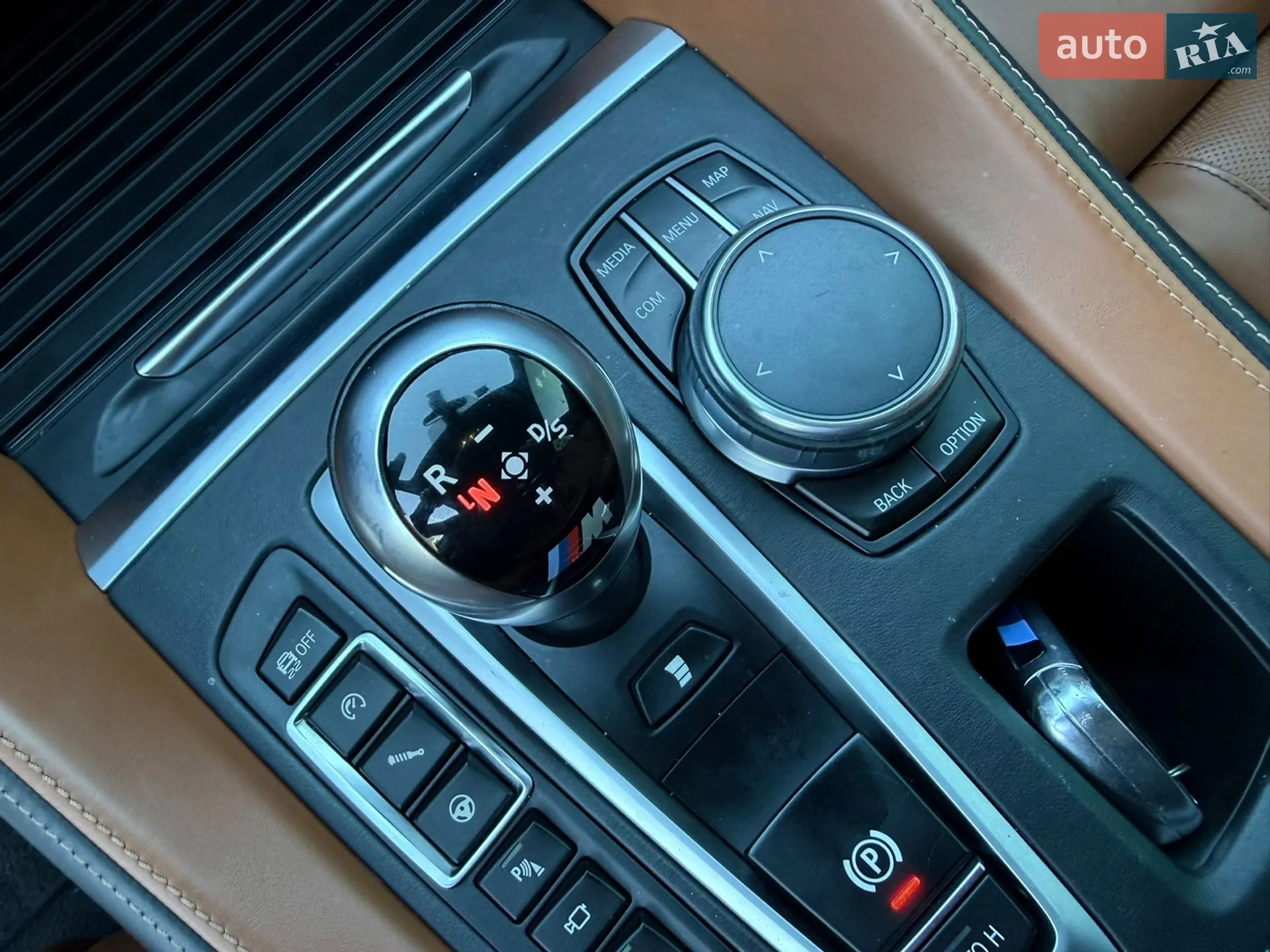 2015 BMW X6 M - мініатюра 91