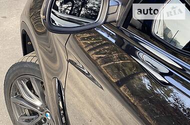 Позашляховик / Кросовер BMW X6 2017 в 