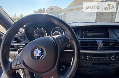 Позашляховик / Кросовер BMW X6 2012 в 