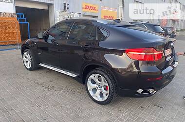 Позашляховик / Кросовер BMW X6 2011 в 