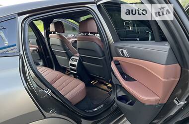 Позашляховик / Кросовер BMW X6 2021 в 