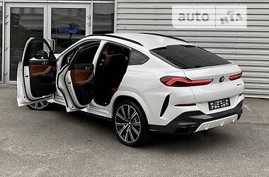 Позашляховик / Кросовер BMW X6 2022 в 